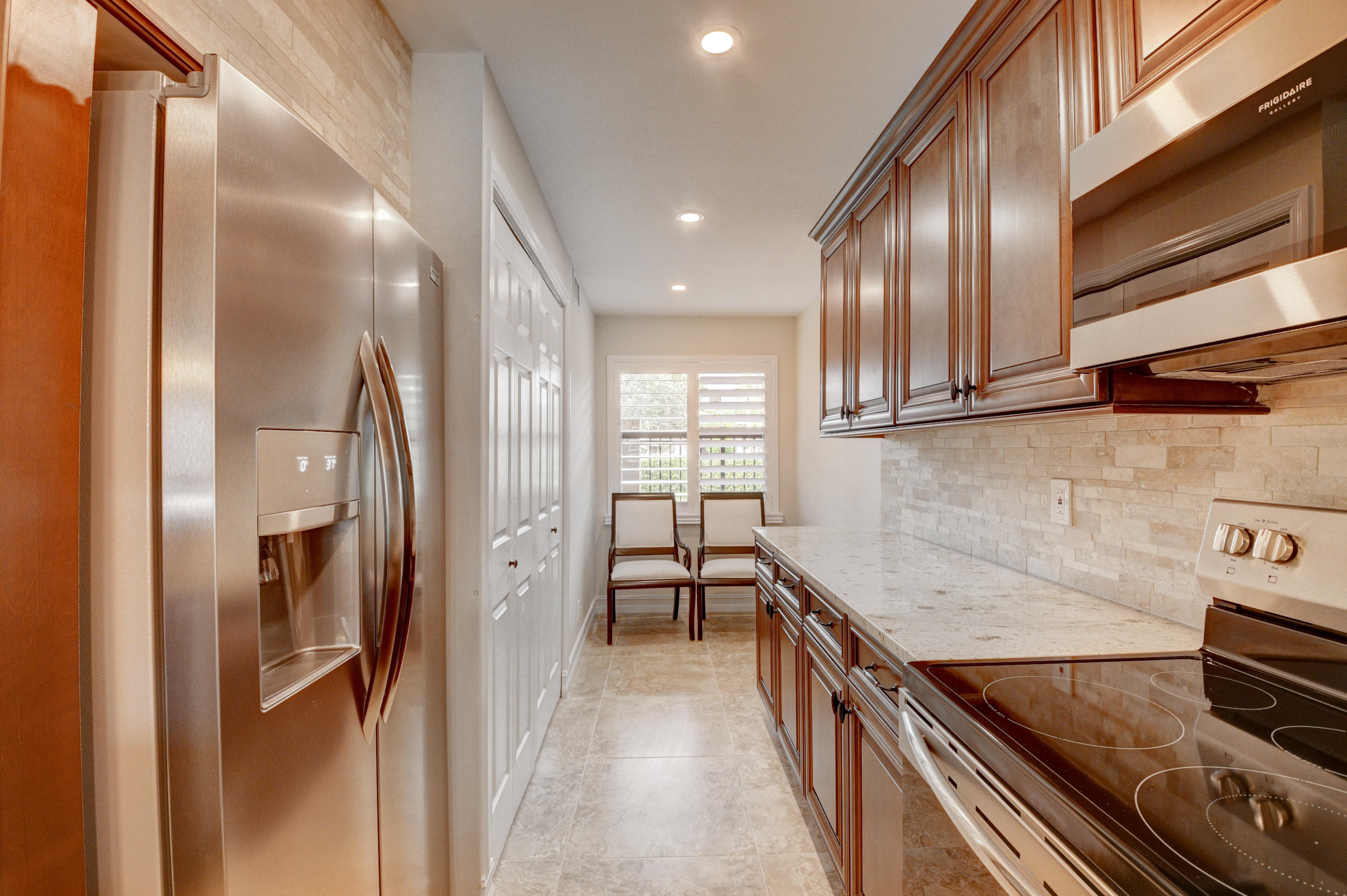 3111 Southwest 20th Terrace, Unit 22D1 Delray Beach, FL 33445 - Photo 4 of 23 Kitchen