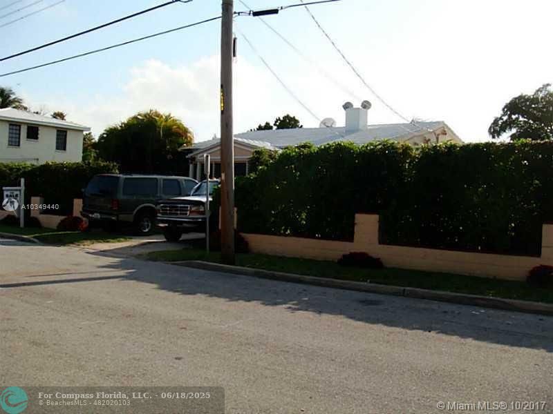 9324 Abbott Avenue Surfside, FL 33154 - Photo 30 of 33