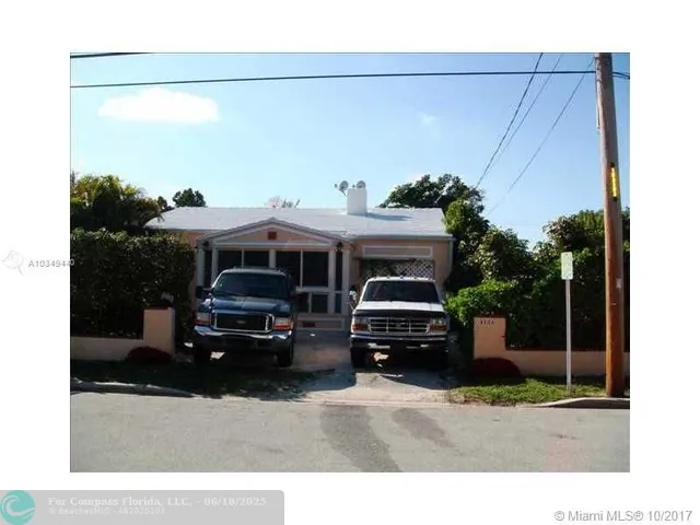 $2,500,000 | 9324 Abbott Avenue, Surfside, FL 33154