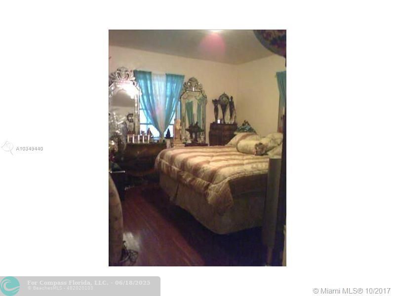 9324 Abbott Avenue Surfside, FL 33154 - Photo 10 of 33