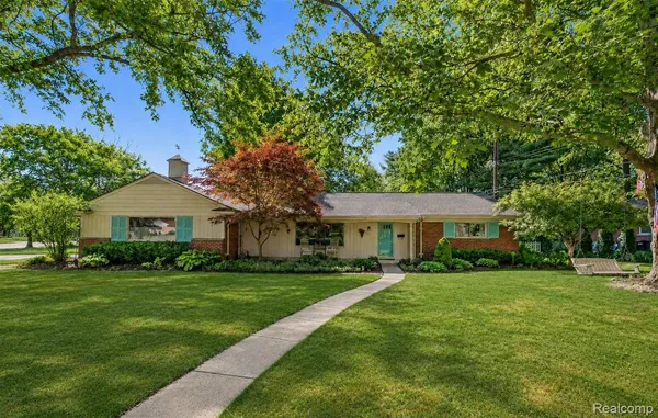 $435,000 | 23270 Fleming Street, Farmington, MI 48335