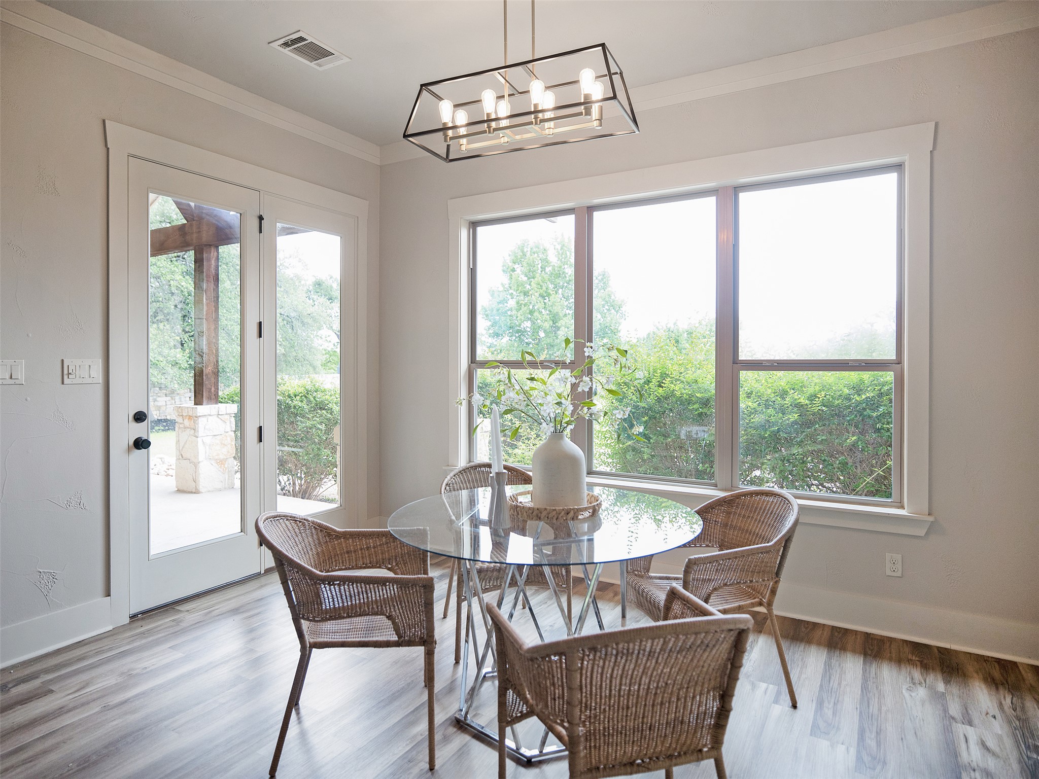 101 Aldea Street Georgetown, TX 78633 - Photo 10 of 40 A gorgeous dedicated eat-in kitchen for your breakfast table overlooking the sprawling lot and one of the covered back patios.