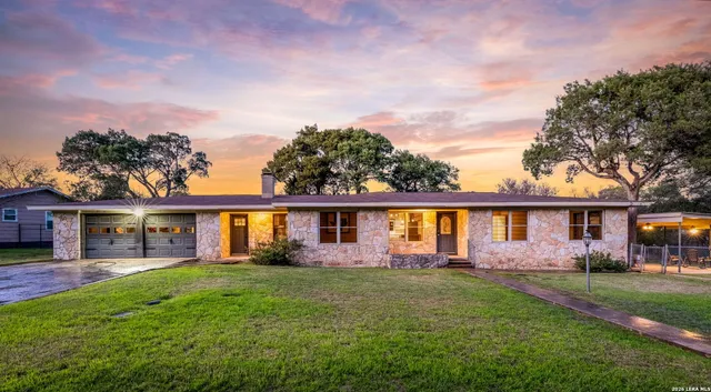 $1,299,000 | 162 New York Avenue, New Braunfels, TX 78130