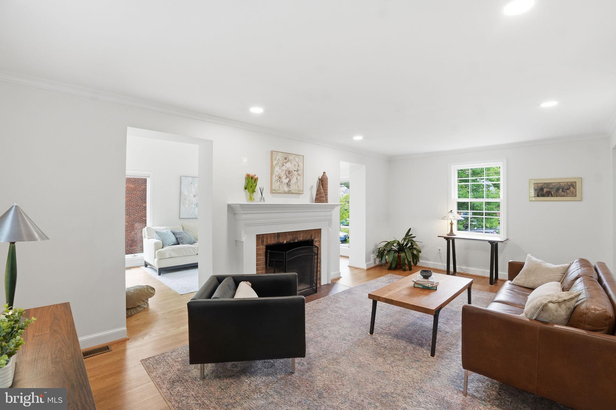 9601 Bruce Drive Silver Spring, MD 20901 - Photo 8 of 29 Bright and inviting living space.