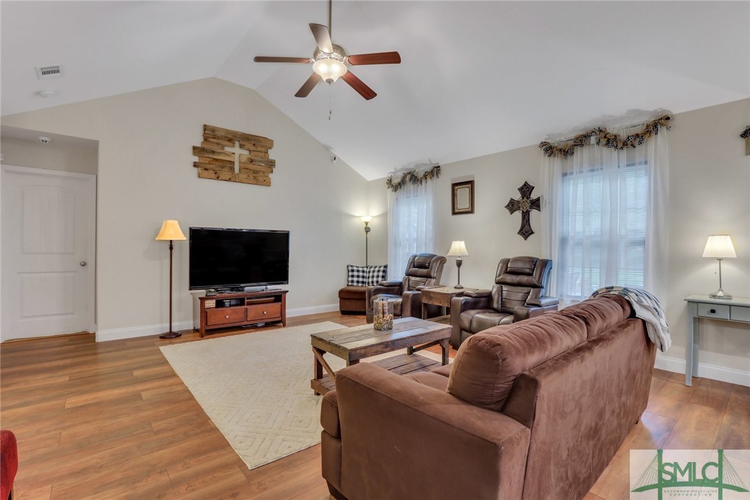 104 Knotty Pine Circle Springfield, GA 31329 - Photo 8 of 35