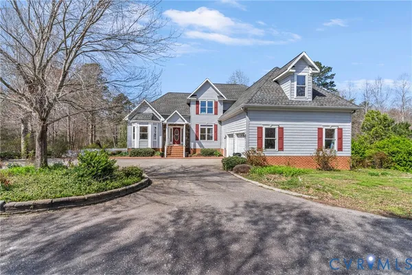 $889,000 | 101 North Lake Drive, Hartfield, VA 23071