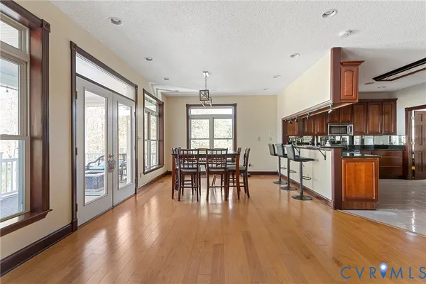 $889,000 | 101 North Lake Drive, Hartfield, VA 23071