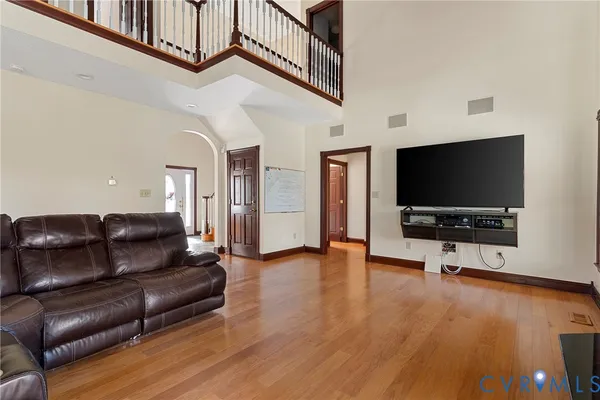 $889,000 | 101 North Lake Drive, Hartfield, VA 23071