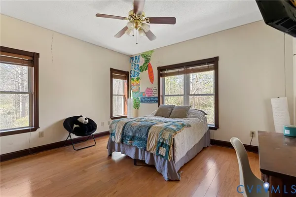 $889,000 | 101 North Lake Drive, Hartfield, VA 23071