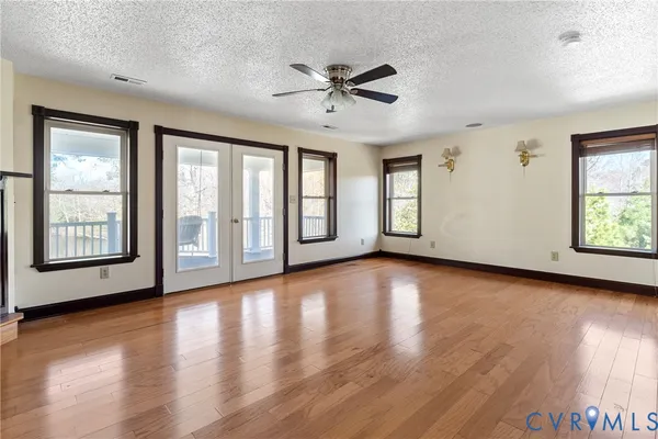$889,000 | 101 North Lake Drive, Hartfield, VA 23071