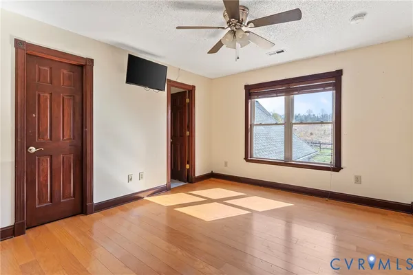 $889,000 | 101 North Lake Drive, Hartfield, VA 23071