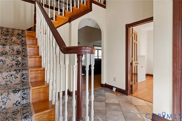 $889,000 | 101 North Lake Drive, Hartfield, VA 23071