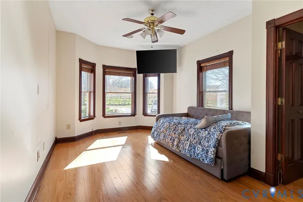 $889,000 | 101 North Lake Drive, Hartfield, VA 23071