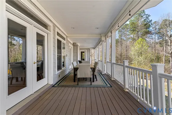 $889,000 | 101 North Lake Drive, Hartfield, VA 23071