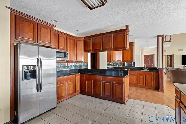 $889,000 | 101 North Lake Drive, Hartfield, VA 23071