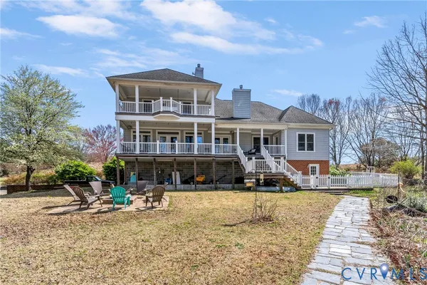$889,000 | 101 North Lake Drive, Hartfield, VA 23071