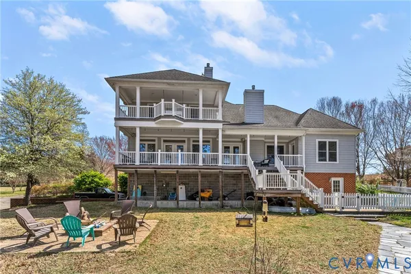 $889,000 | 101 North Lake Drive, Hartfield, VA 23071