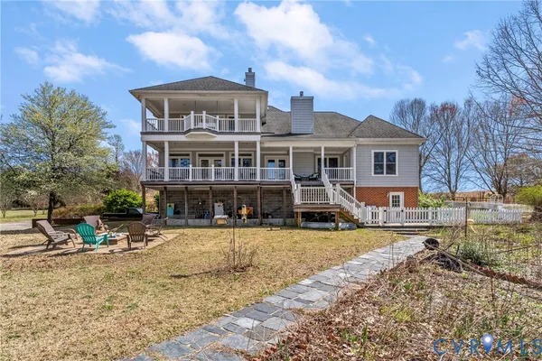 $889,000 | 101 North Lake Drive, Hartfield, VA 23071