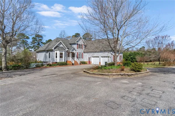 $889,000 | 101 North Lake Drive, Hartfield, VA 23071