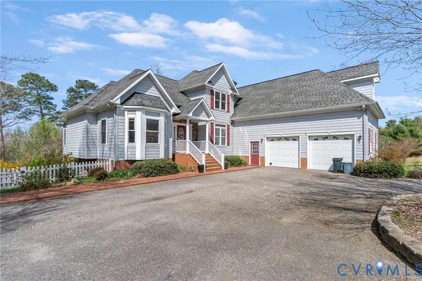 $889,000 | 101 North Lake Drive, Hartfield, VA 23071