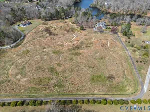 $889,000 | 101 North Lake Drive, Hartfield, VA 23071