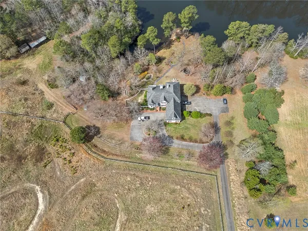 $889,000 | 101 North Lake Drive, Hartfield, VA 23071