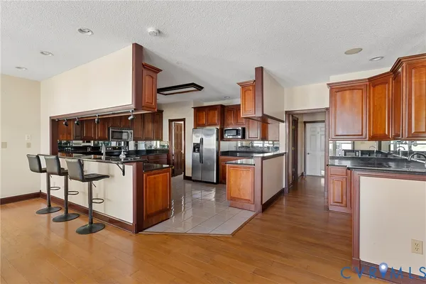 $889,000 | 101 North Lake Drive, Hartfield, VA 23071