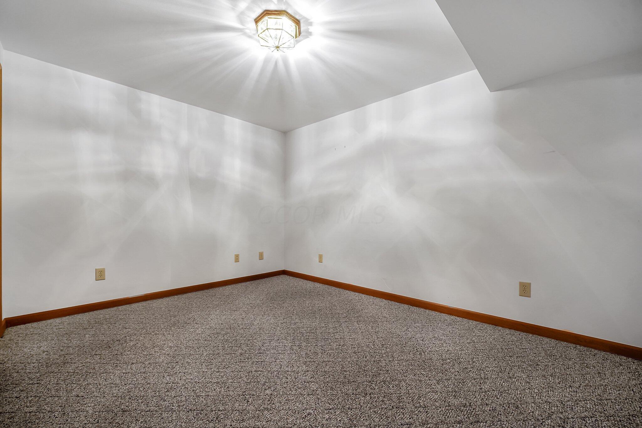 12300 Toll Gate Road Pickerington, OH 43147 - Photo 27 of 35 27-web-or-mls-12300-toll-gate-rd-nw