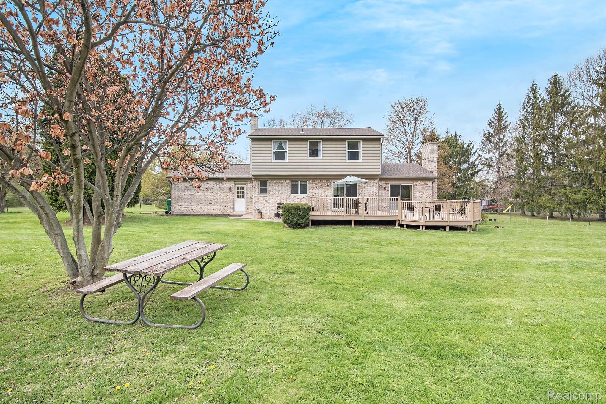 1860 Echo Hills Road Howell, MI 48855 - Photo 18 of 25 Huge backyard