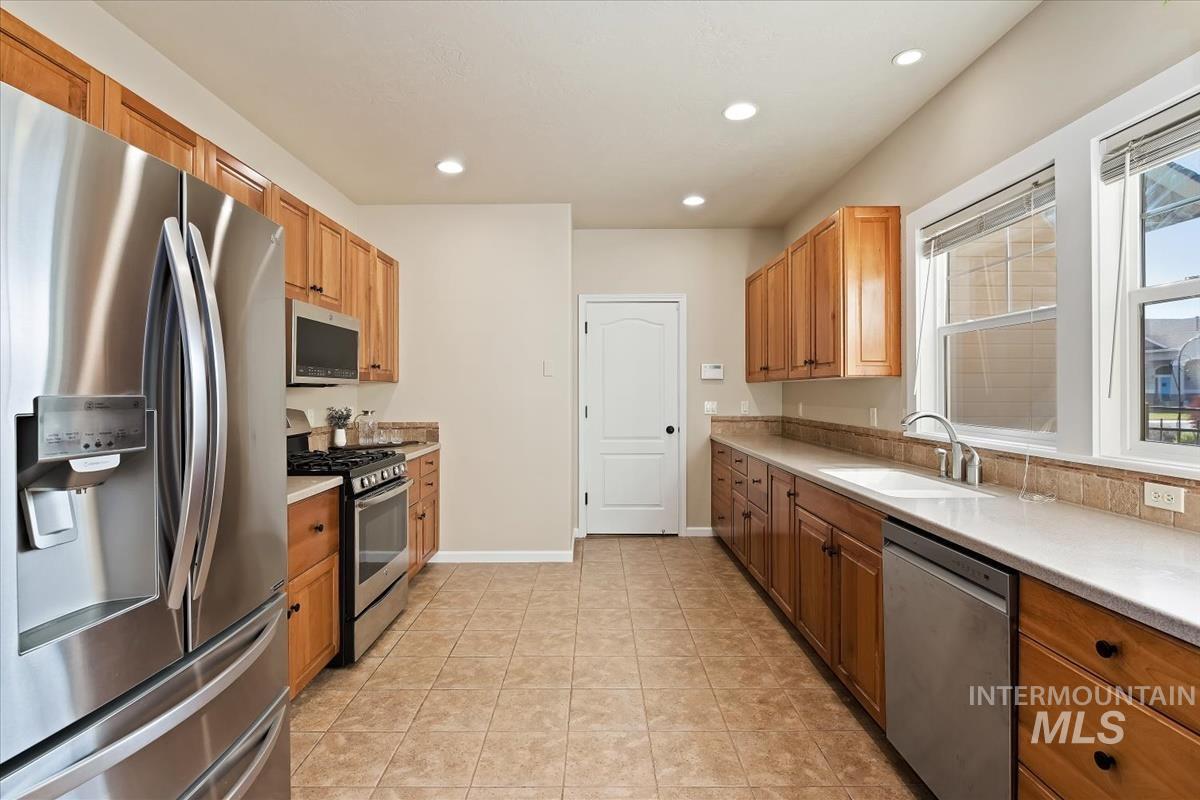 191 South Spring Lake Way Star, ID 83669 - Photo 9 of 35