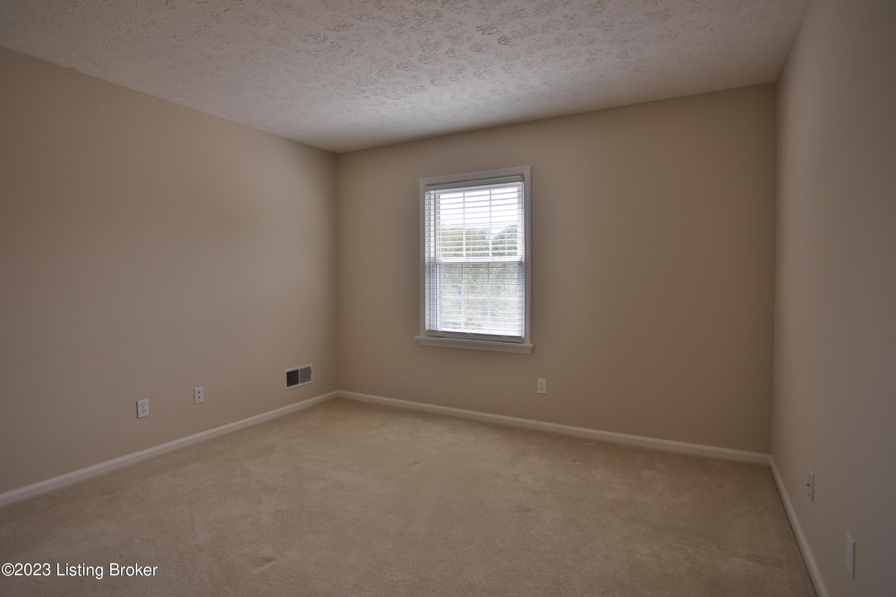 3708 River Bluff Road Prospect, KY 40059 - Photo 20 of 39 3708 River Bluff Rd-24