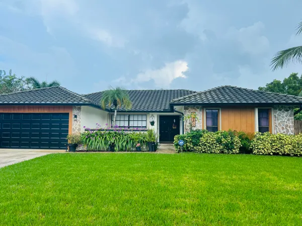 $917,000 | 9680 Northwest 10th Court, Plantation, FL 33322