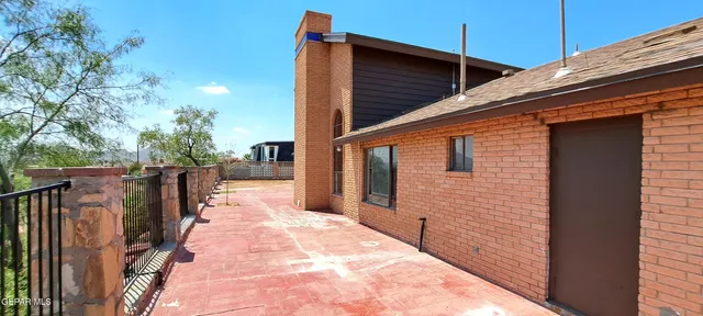 $469,000 | 4244 Park Hill Drive, El Paso, TX 79902