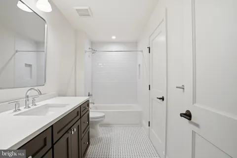 $4,795,000 | 5840 Hilldon Street, McLean, VA 22101