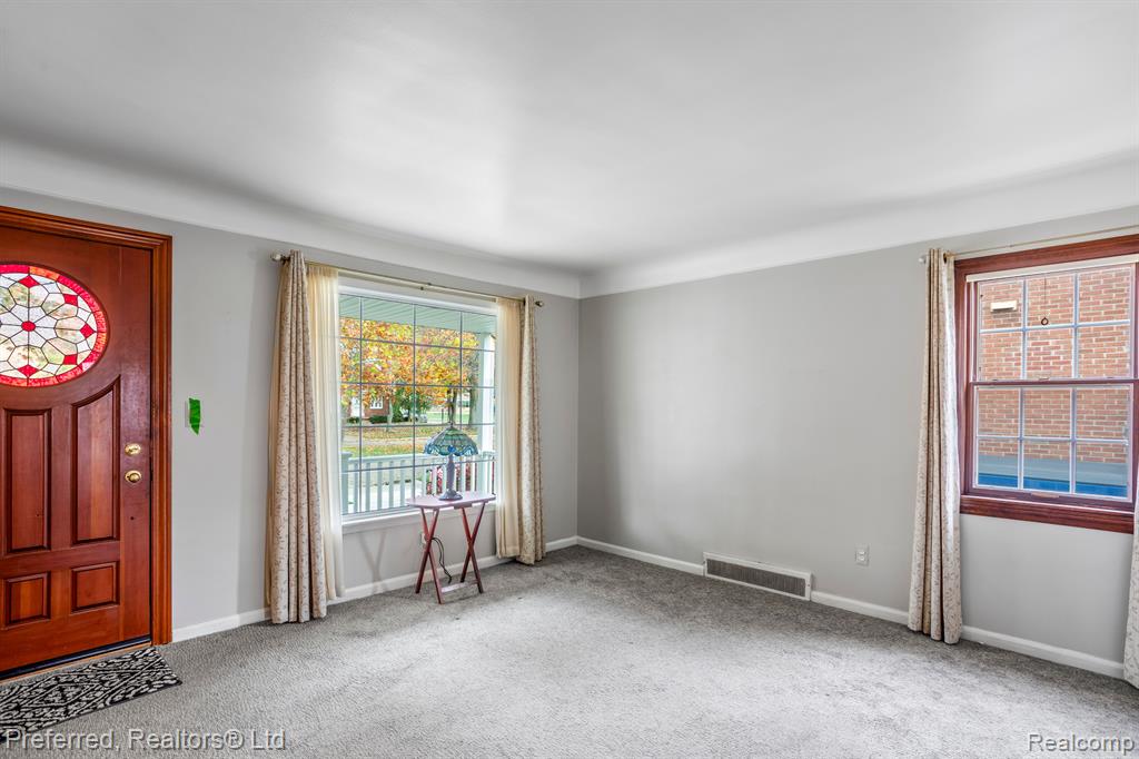 14725 Wick Road Allen Park, MI 48101 - Photo 3 of 27