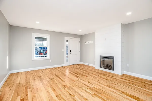 $2,750 | 33 Milton Street, Unit 1, Fitchburg, MA 01420