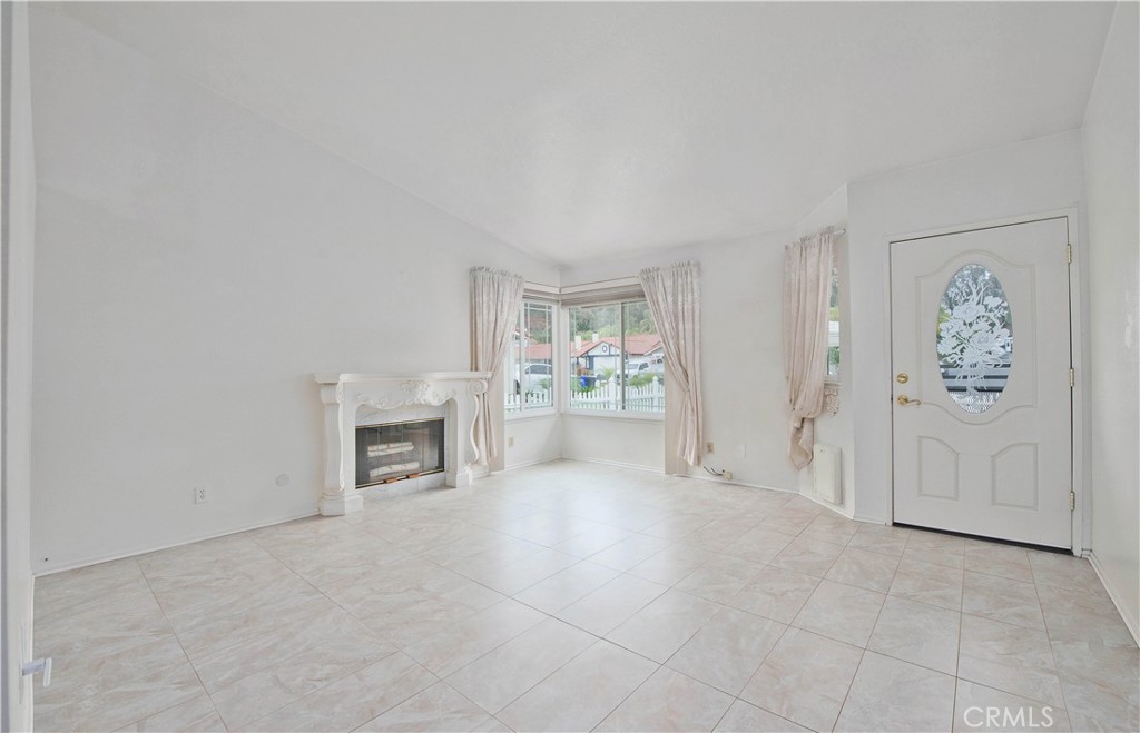 27820 Wakefield Road Castaic, CA 91384 - Photo 12 of 32