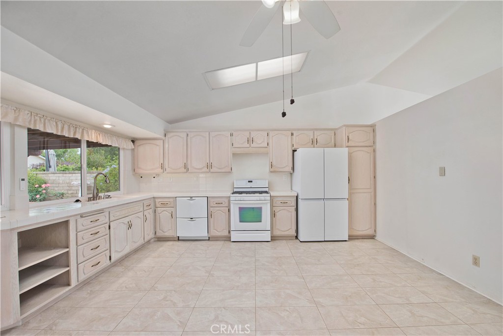 27820 Wakefield Road Castaic, CA 91384 - Photo 14 of 32