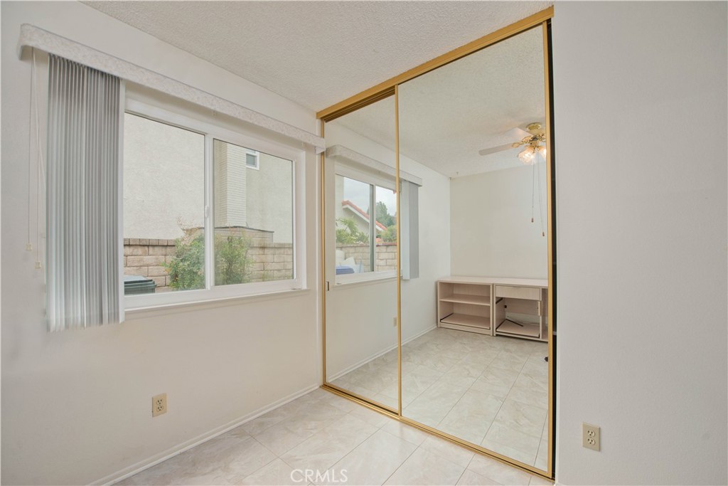 27820 Wakefield Road Castaic, CA 91384 - Photo 5 of 32