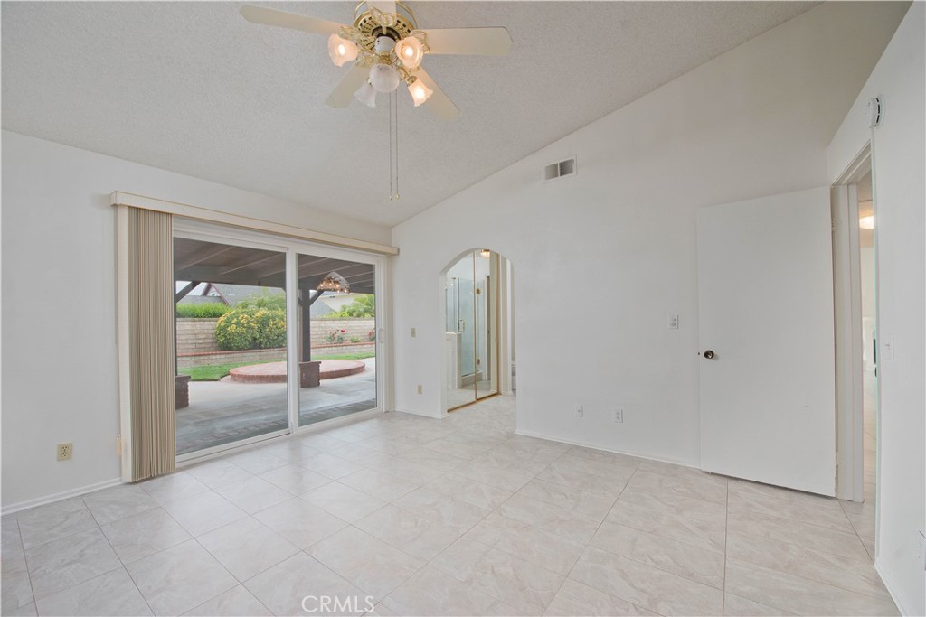 27820 Wakefield Road Castaic, CA 91384 - Photo 6 of 32