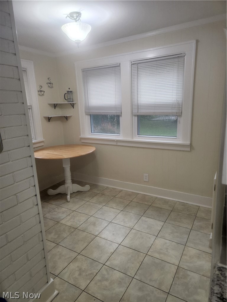 1668 Maple Road Cleveland Heights, OH 44121 - Photo 5 of 20