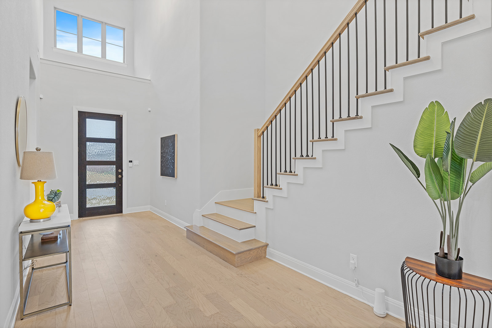 105 Bull Rdg Trail Georgetown, TX 78628 - Photo 6 of 36 a view of entryway and hall
