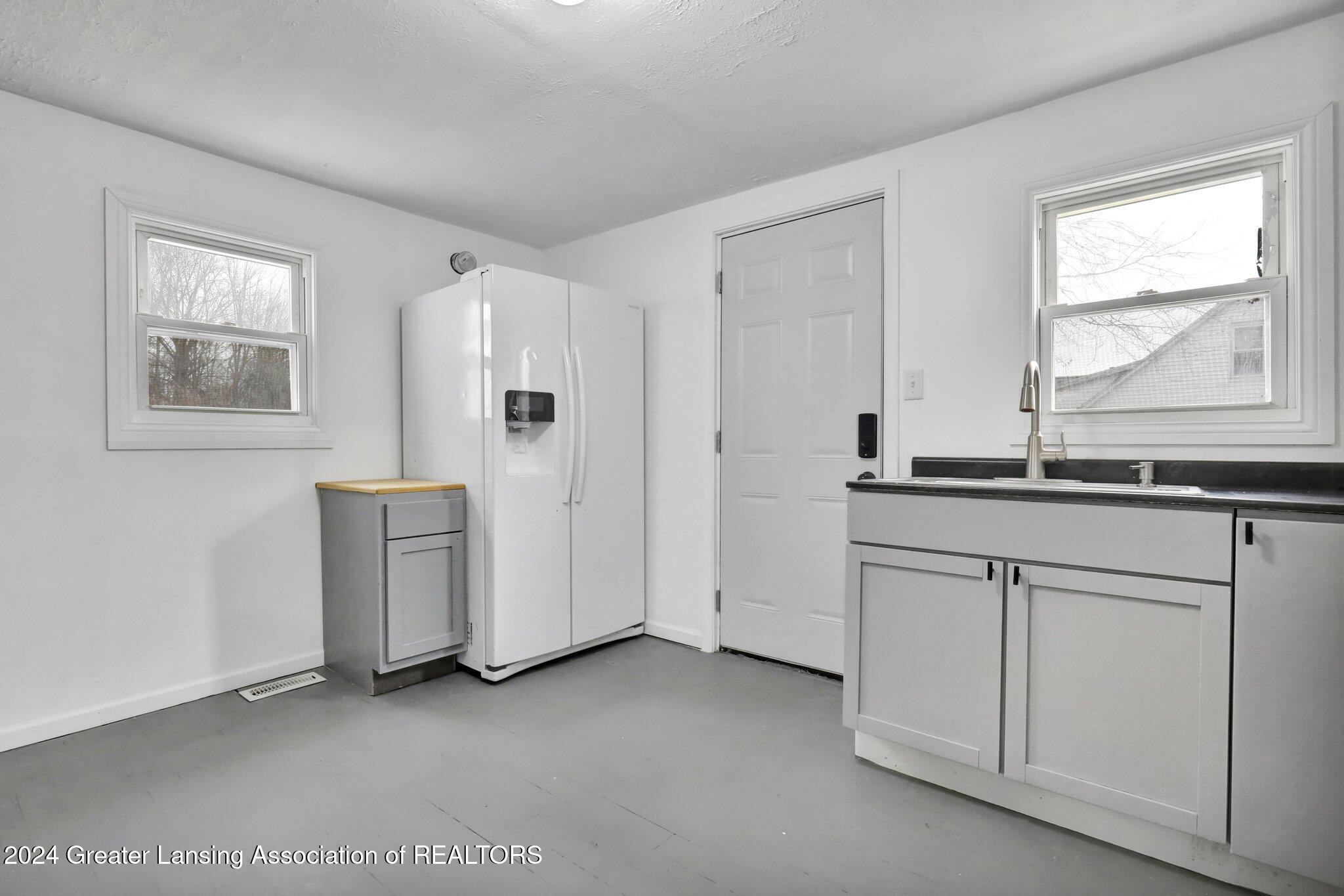 2210 Washington Road Lansing, MI 48911 - Photo 14 of 23 14-web-or-mls-Open Ended Media-14