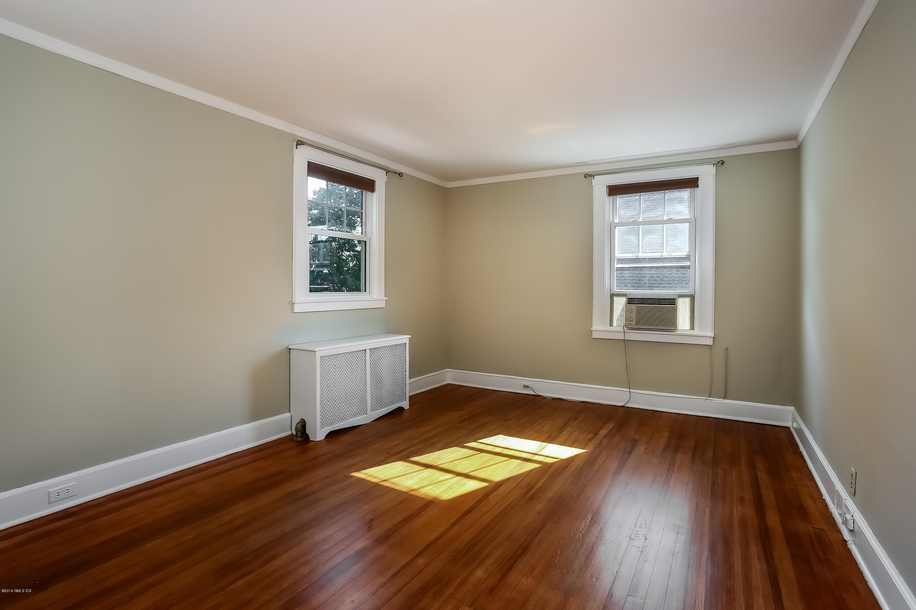 5 Sound View Terrace Greenwich, CT 06830 - Photo 15 of 29 016-Bedroom-3248989-large