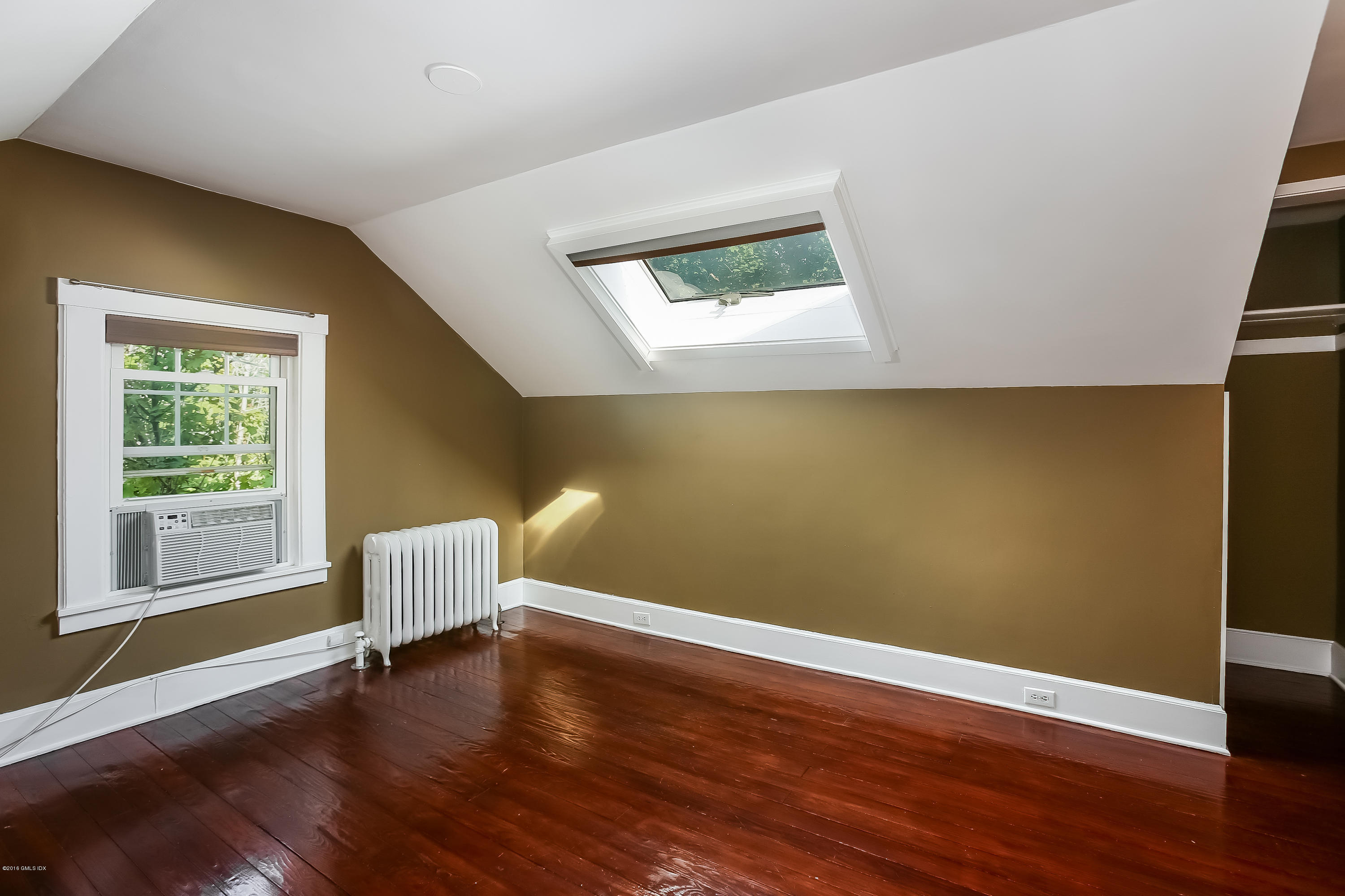 5 Sound View Terrace Greenwich, CT 06830 - Photo 20 of 29 021-Bedroom-3248970-large