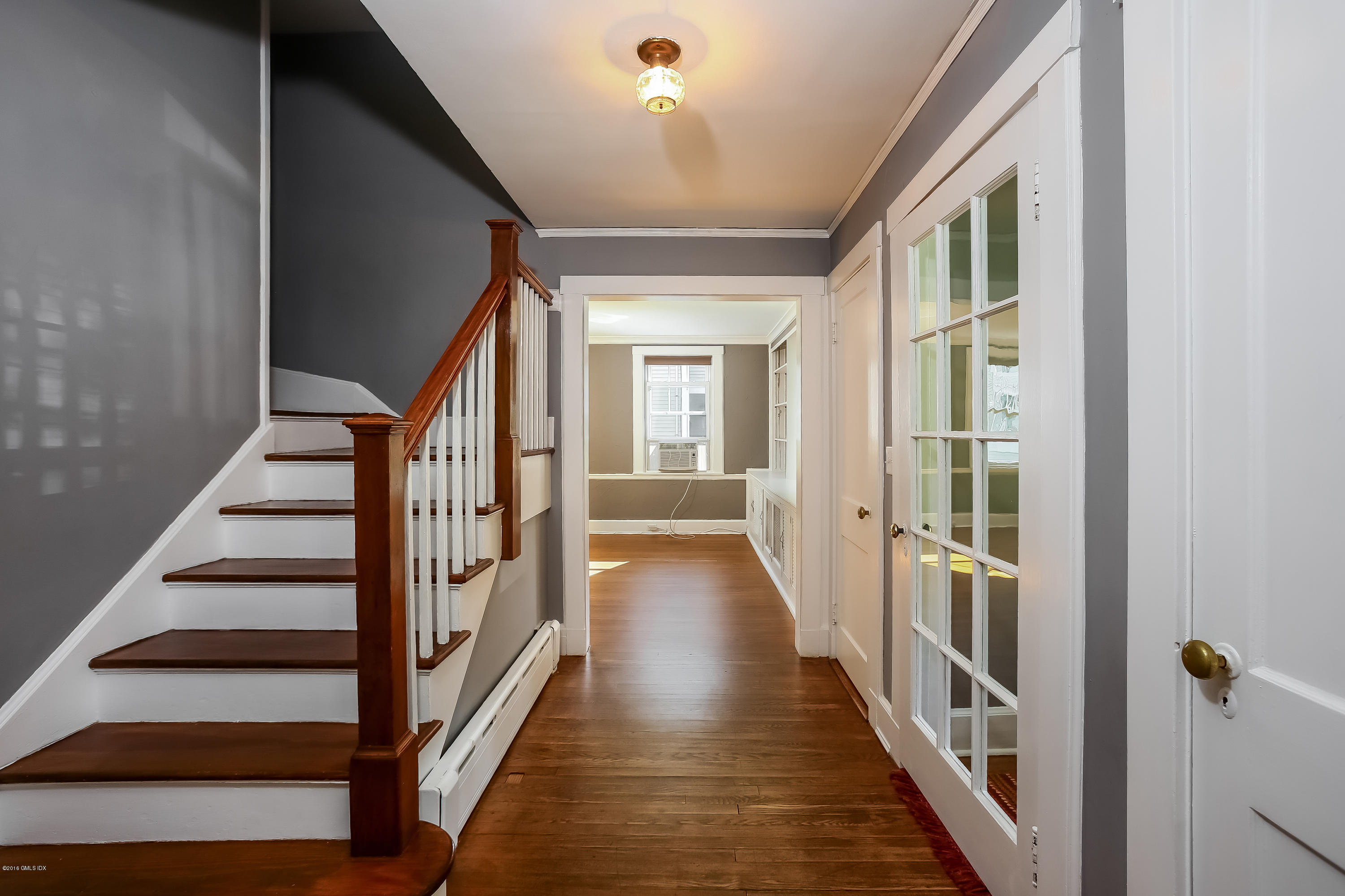 5 Sound View Terrace Greenwich, CT 06830 - Photo 3 of 29 004-Foyer-3249003-large