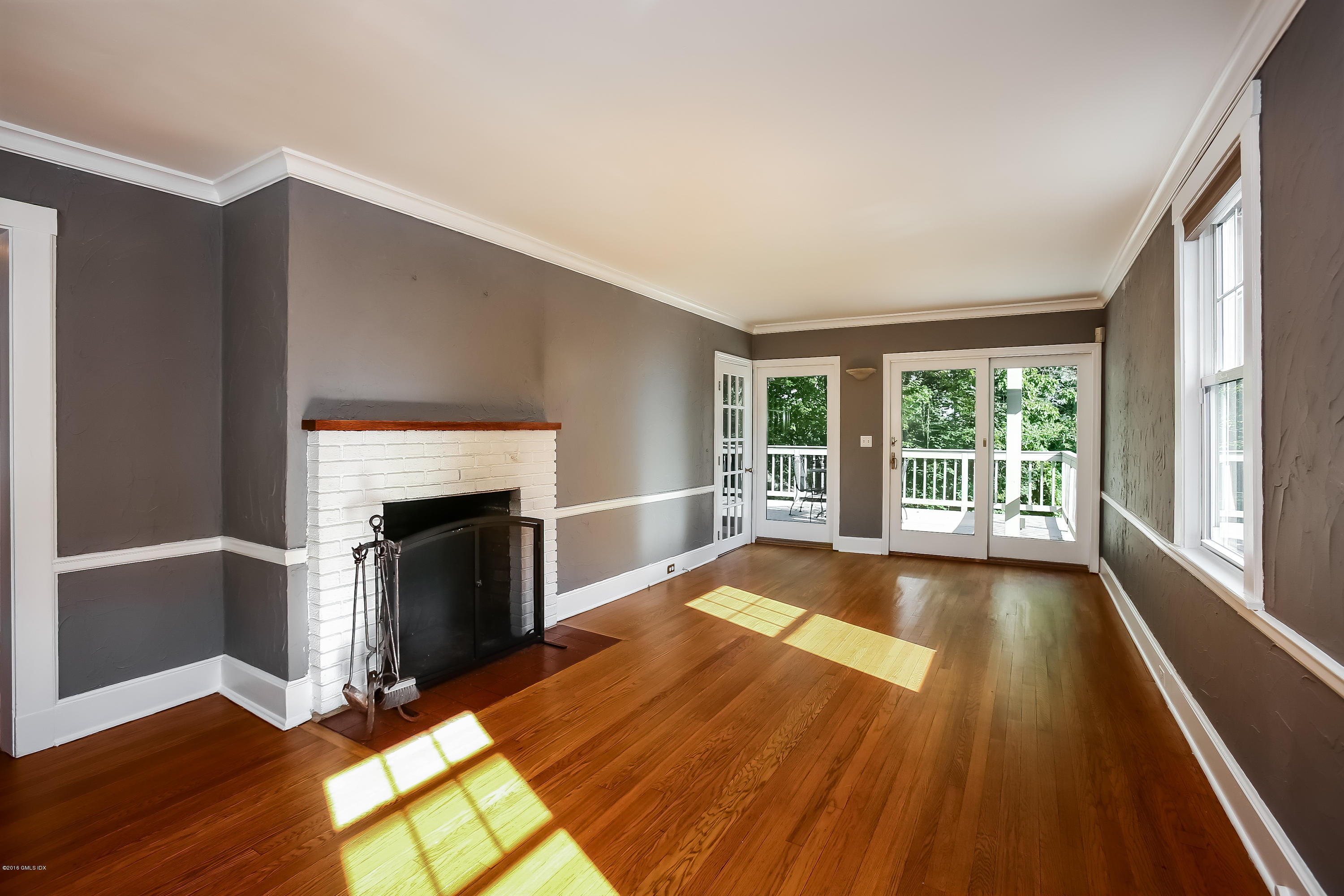 5 Sound View Terrace Greenwich, CT 06830 - Photo 5 of 29 006-Living_Room-3249007-large