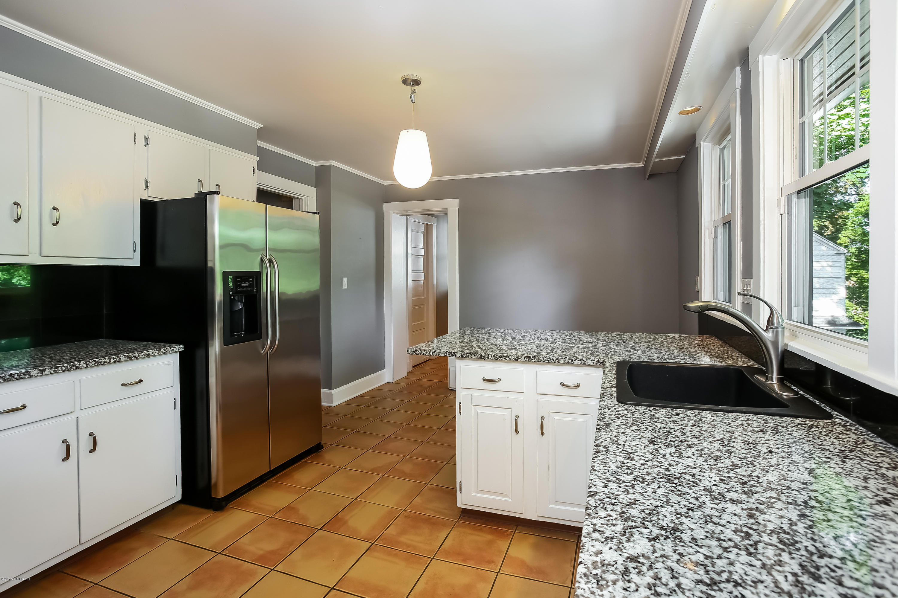 5 Sound View Terrace Greenwich, CT 06830 - Photo 7 of 29 008-Kitchen-3248986-large