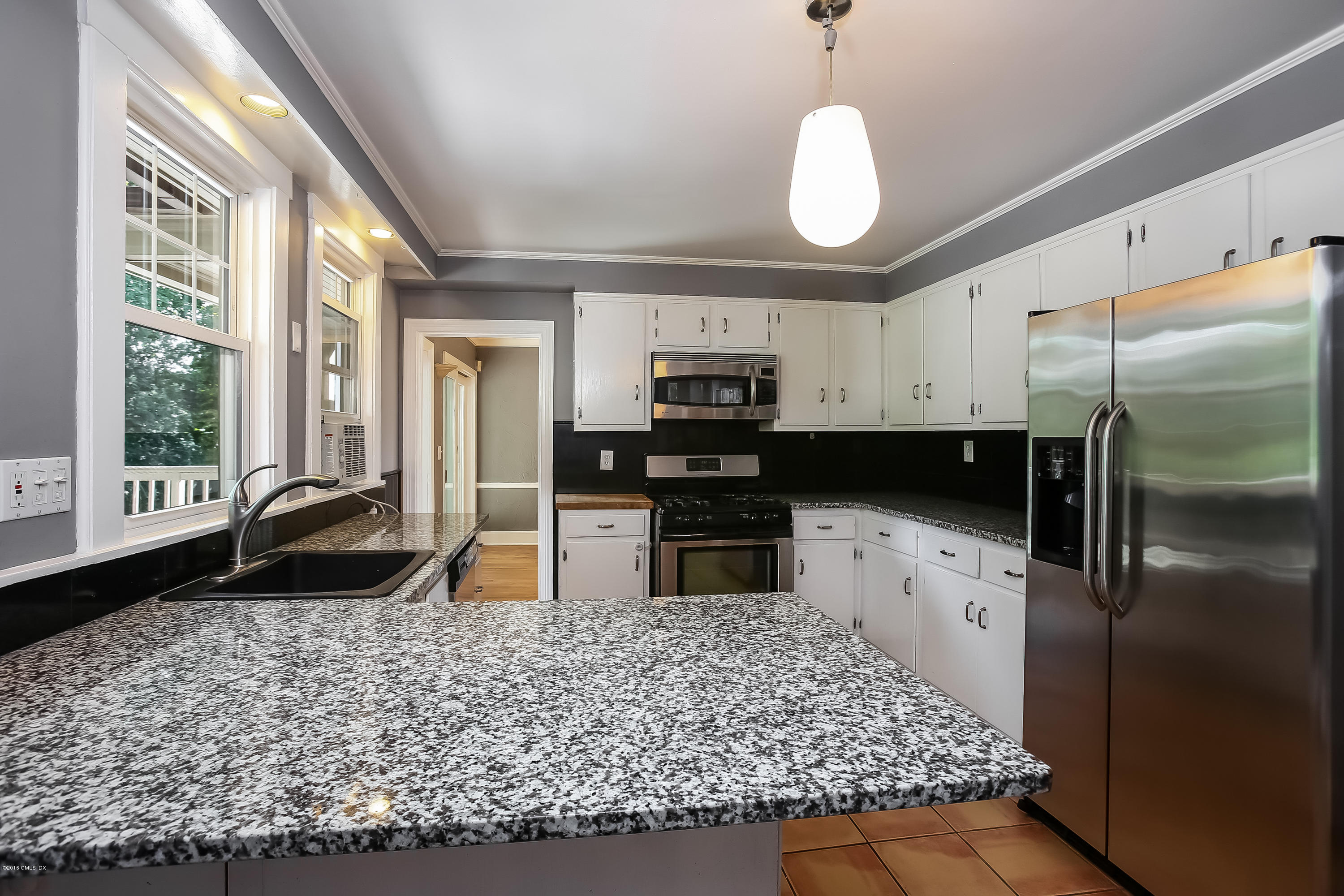 5 Sound View Terrace Greenwich, CT 06830 - Photo 8 of 29 009-Kitchen-3248992-large