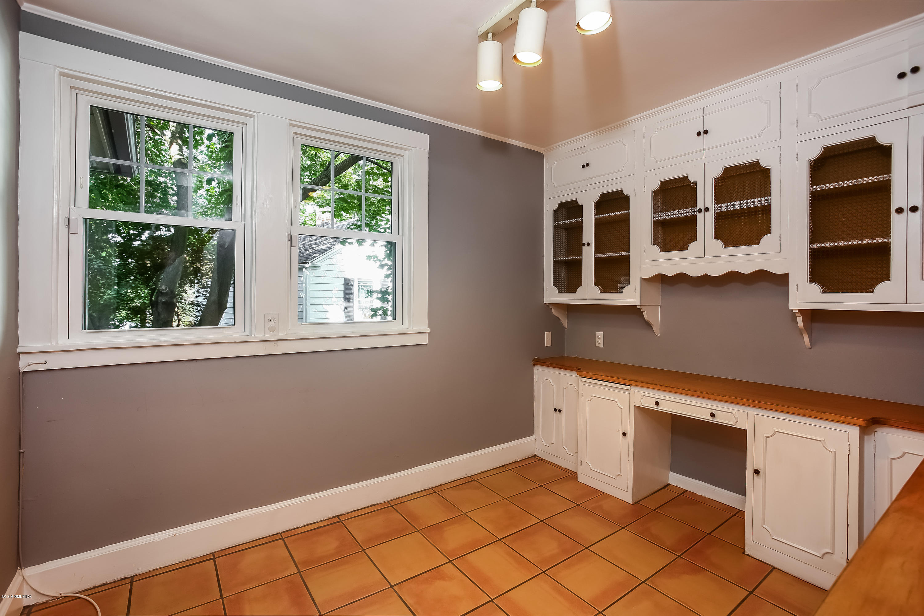5 Sound View Terrace Greenwich, CT 06830 - Photo 9 of 29 010-Office-3249009-large